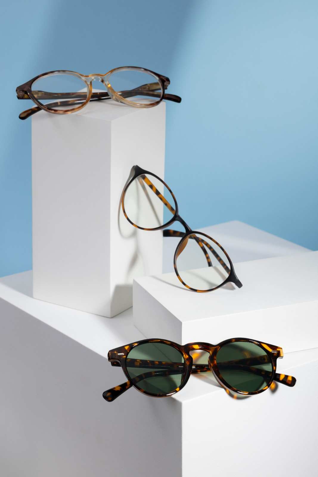Why More People Are Choosing to Buy Glasses Online with Murray Hill Optical